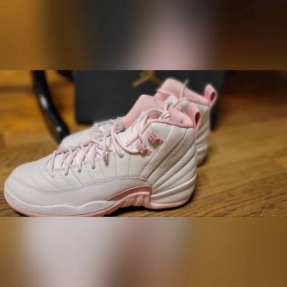 Jordan Kids Sneakers in White and Light Pink - Picture 2 of 13